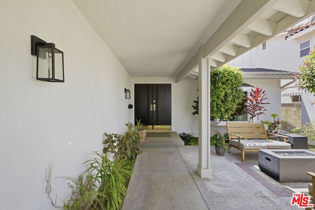 5507 Bluebell Avenue, Valley Village, CA 91607