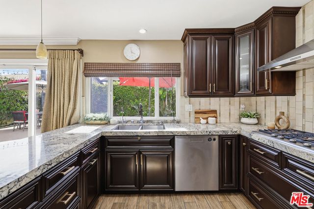 5507 Bluebell Avenue, Valley Village, CA 91607