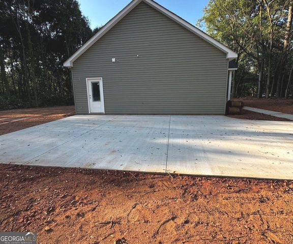 33 Peachtree Street, Hartwell, GA 30643