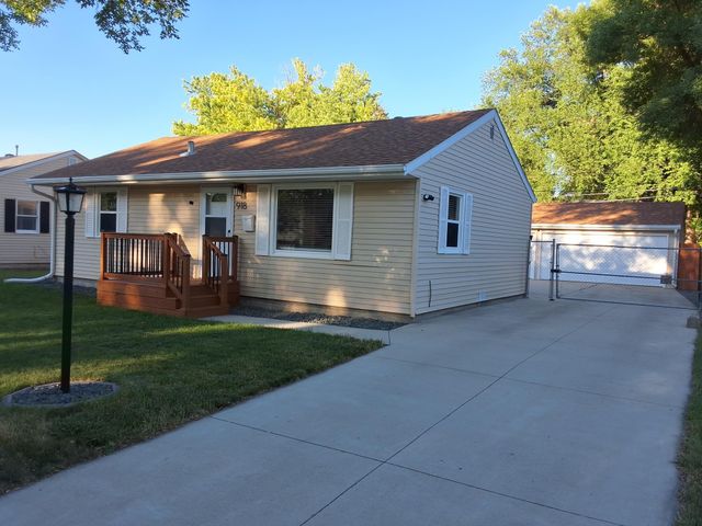 918 21st Street S, Fargo, ND 58103