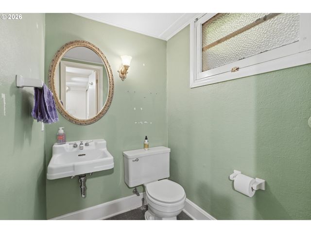 2718 Nw QUIMBY St, Portland, OR 97210