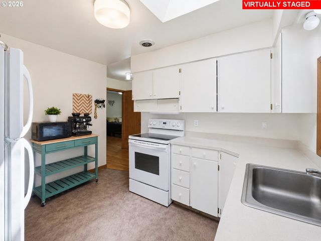 2718 Nw QUIMBY St, Portland, OR 97210