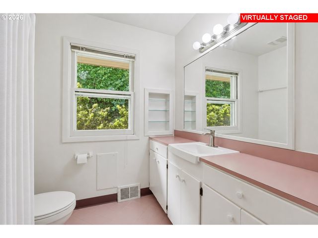 2718 Nw QUIMBY St, Portland, OR 97210