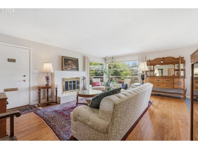 2718 Nw QUIMBY St, Portland, OR 97210