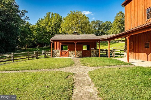 438 GROUND HOG COLLEGE RD, West Chester, PA 19382