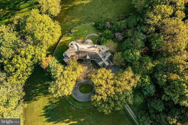 438 GROUND HOG COLLEGE RD, West Chester, PA 19382
