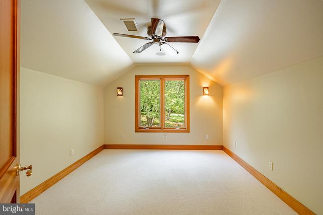 438 GROUND HOG COLLEGE RD, West Chester, PA 19382