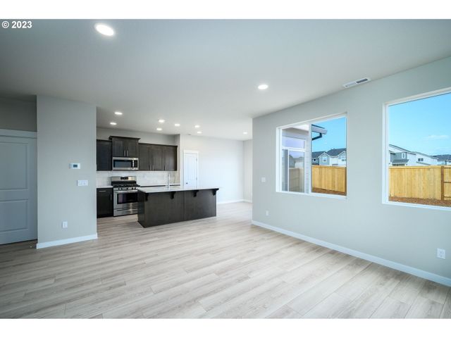 3119 S Magnolia Dr Lot 743, Cornelius, OR 97113