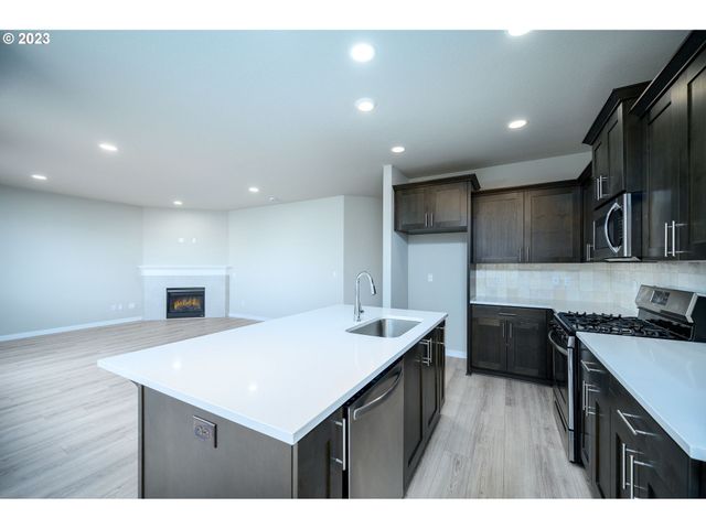 3119 S Magnolia Dr Lot 743, Cornelius, OR 97113