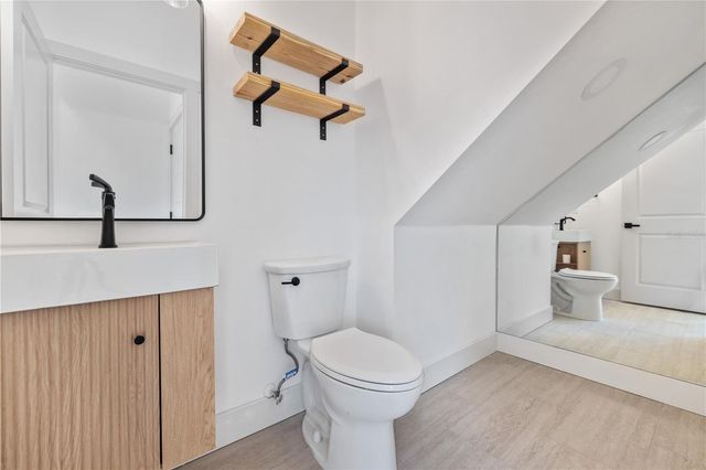 2727 W CHESTNUT STREET, Tampa, FL 33607