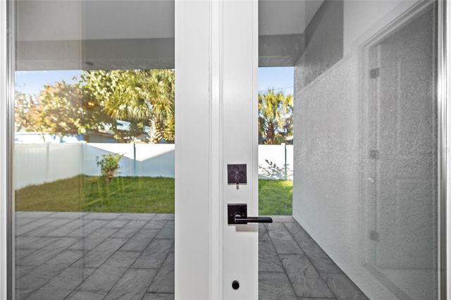 2727 W CHESTNUT STREET, Tampa, FL 33607