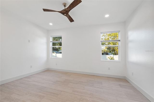 2727 W CHESTNUT STREET, Tampa, FL 33607