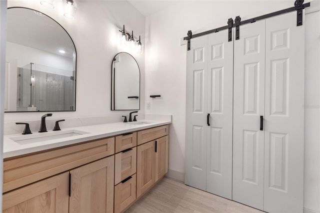 2727 W CHESTNUT STREET, Tampa, FL 33607