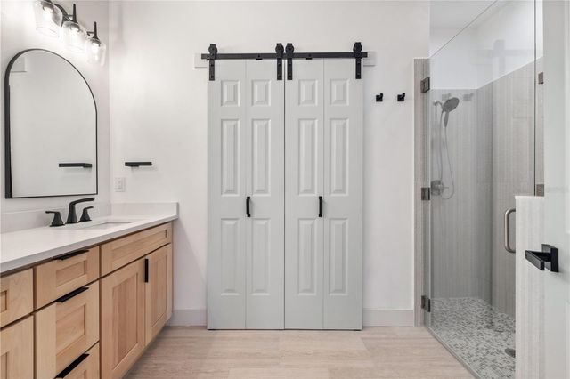 2727 W CHESTNUT STREET, Tampa, FL 33607