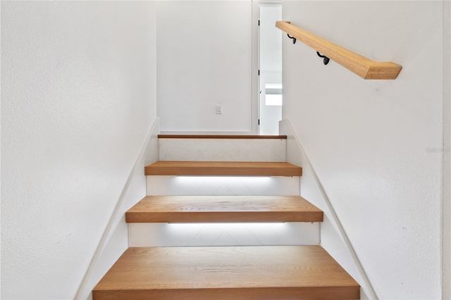 2727 W CHESTNUT STREET, Tampa, FL 33607