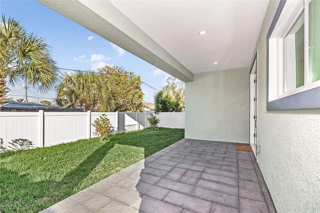 2727 W CHESTNUT STREET, Tampa, FL 33607