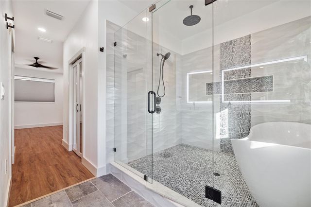 2727 W CHESTNUT STREET, Tampa, FL 33607