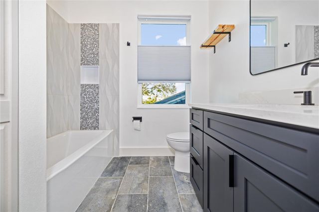 2727 W CHESTNUT STREET, Tampa, FL 33607