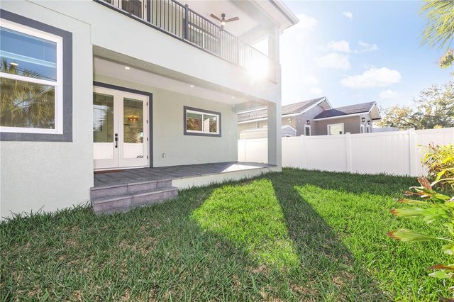 2727 W CHESTNUT STREET, Tampa, FL 33607