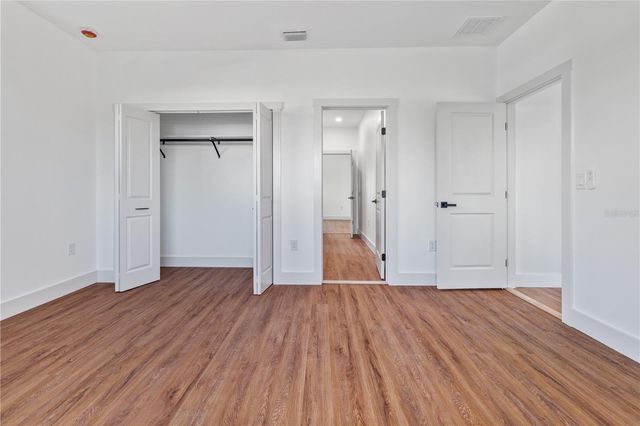 2727 W CHESTNUT STREET, Tampa, FL 33607