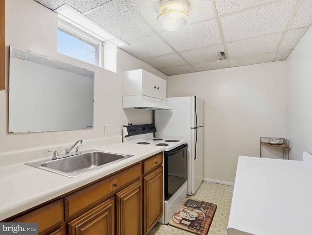 718 KENT AVE, Baltimore, MD 21228