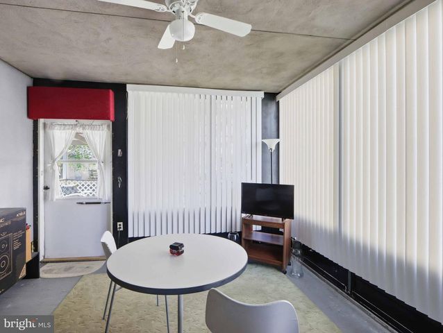 718 KENT AVE, Baltimore, MD 21228