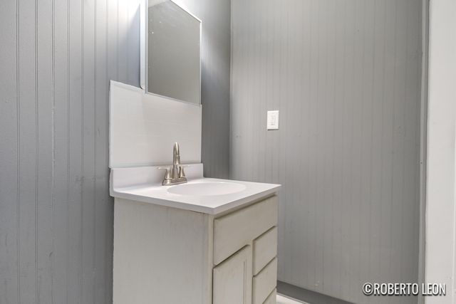 922 Burton Street SW, Wyoming, MI 49509
