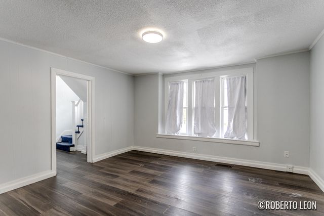 922 Burton Street SW, Wyoming, MI 49509