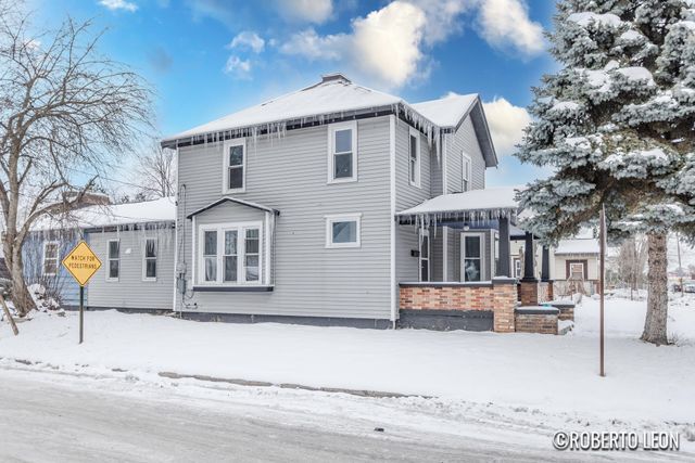 922 Burton Street SW, Wyoming, MI 49509