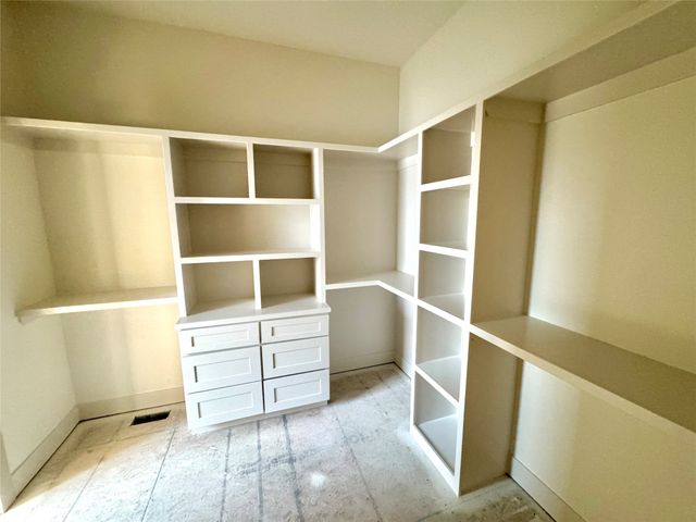 260 NW Montego Court, Waukee, IA 50263