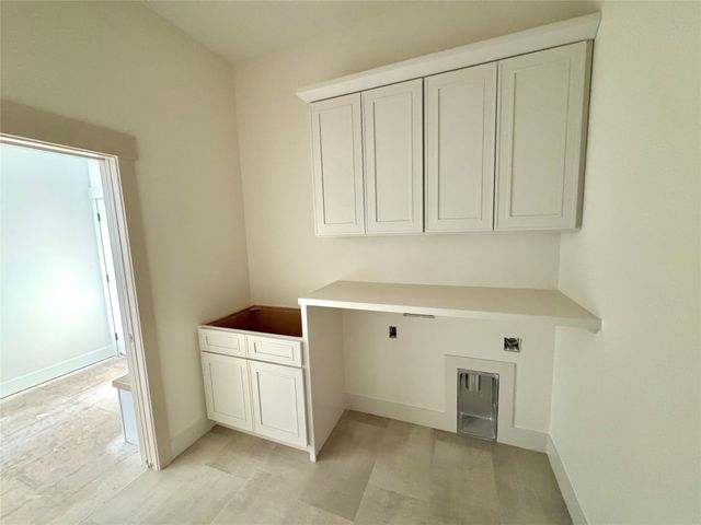 260 NW Montego Court, Waukee, IA 50263