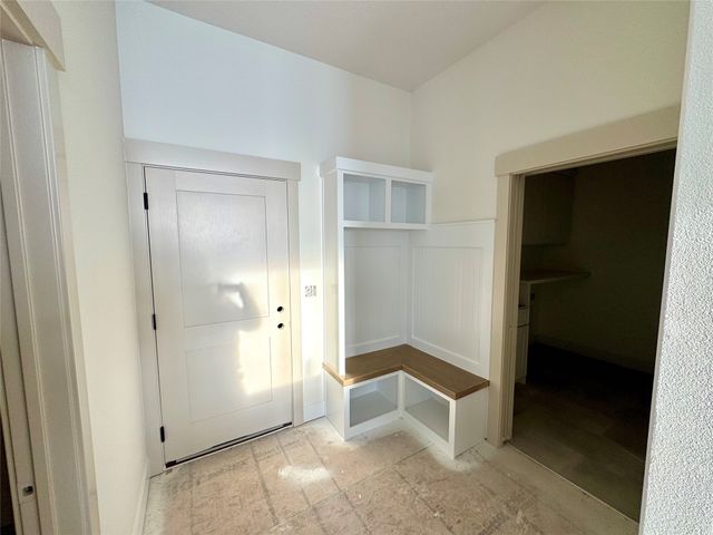 260 NW Montego Court, Waukee, IA 50263