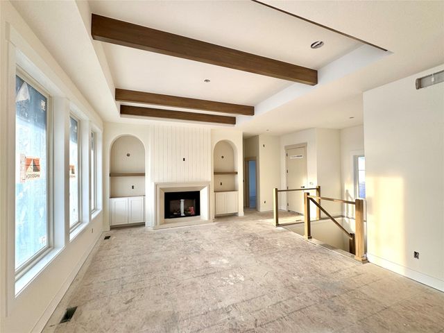 260 NW Montego Court, Waukee, IA 50263