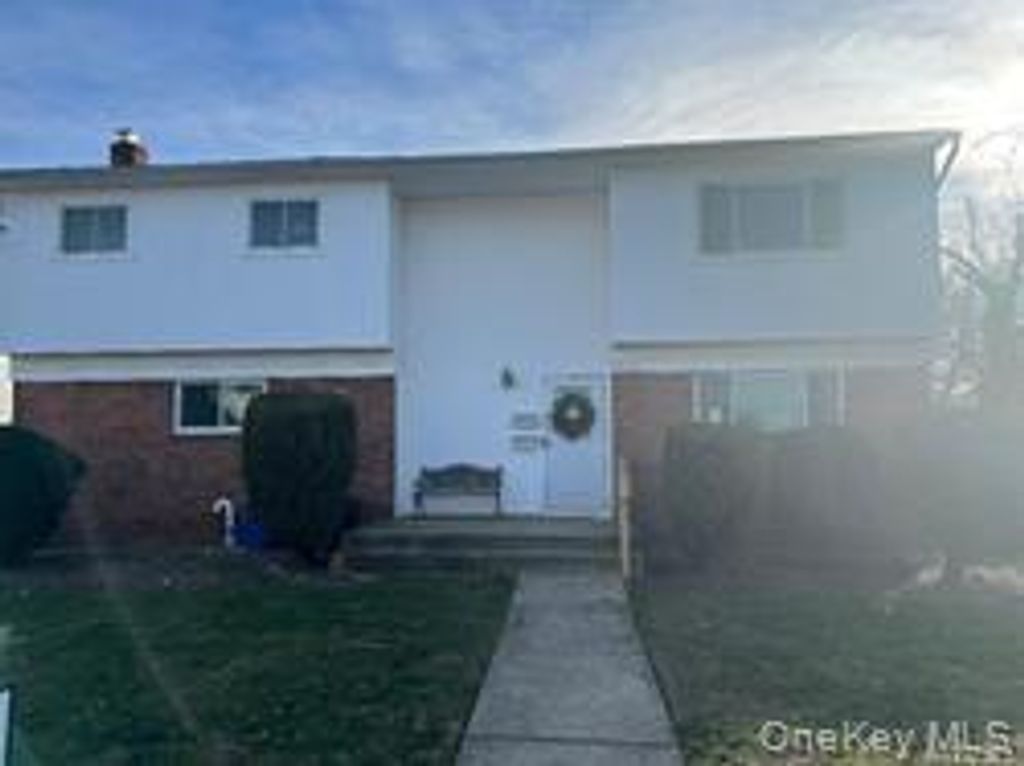 3540 Bayview, Seaford, NY 11783