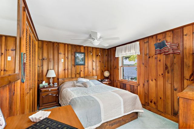 22 Fuller Shores Rd, Lakeville, MA 02347