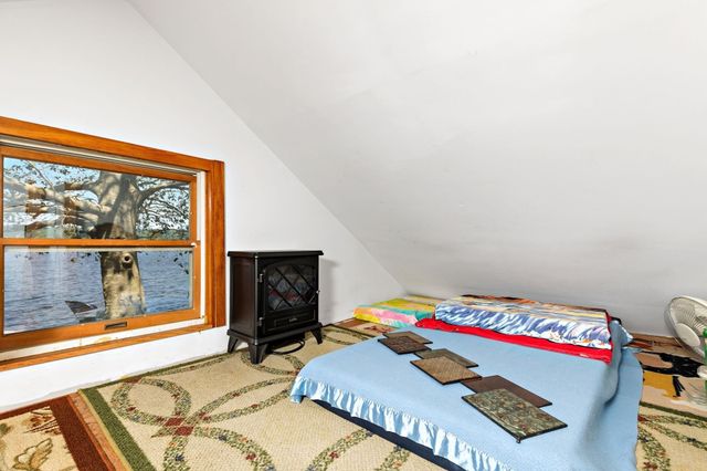 22 Fuller Shores Rd, Lakeville, MA 02347