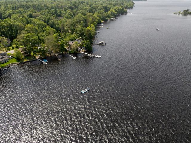 22 Fuller Shores Rd, Lakeville, MA 02347