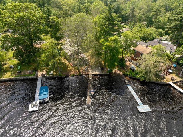 22 Fuller Shores Rd, Lakeville, MA 02347