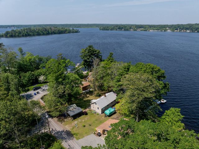 22 Fuller Shores Rd, Lakeville, MA 02347