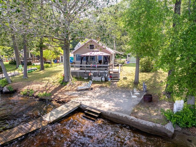 22 Fuller Shores Rd, Lakeville, MA 02347