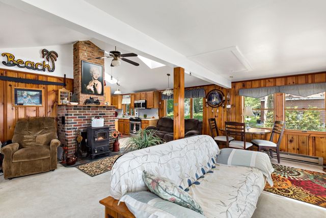 22 Fuller Shores Rd, Lakeville, MA 02347