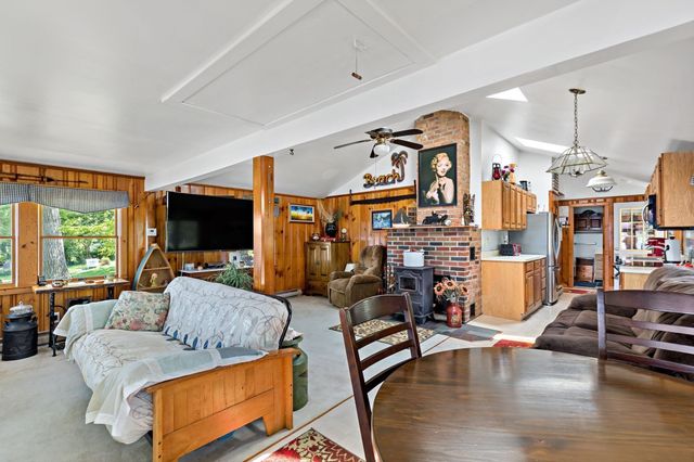22 Fuller Shores Rd, Lakeville, MA 02347