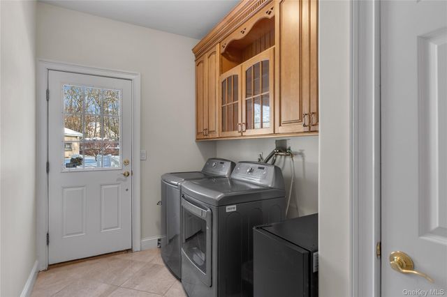 7 Pitch Pine Court, Northport, NY 11768