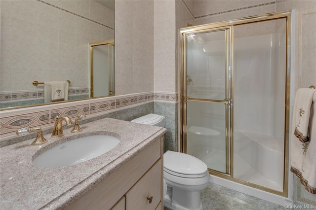 7 Pitch Pine Court, Northport, NY 11768