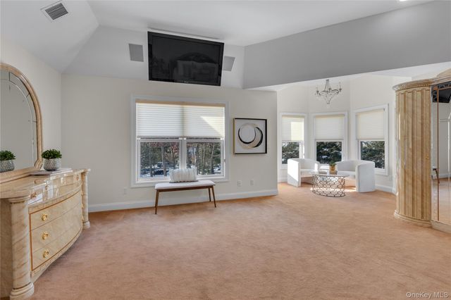 7 Pitch Pine Court, Northport, NY 11768