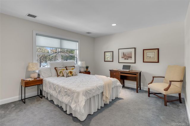 7 Pitch Pine Court, Northport, NY 11768