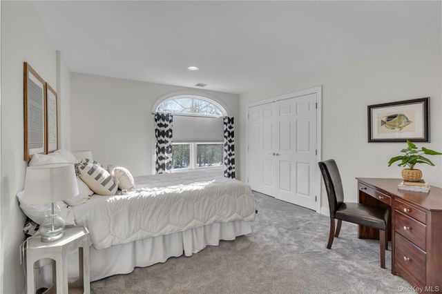 7 Pitch Pine Court, Northport, NY 11768