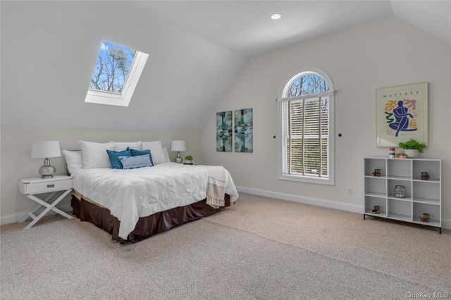 7 Pitch Pine Court, Northport, NY 11768