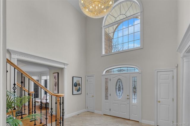 7 Pitch Pine Court, Northport, NY 11768