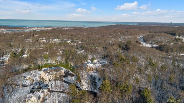 7 Pitch Pine Court, Northport, NY 11768